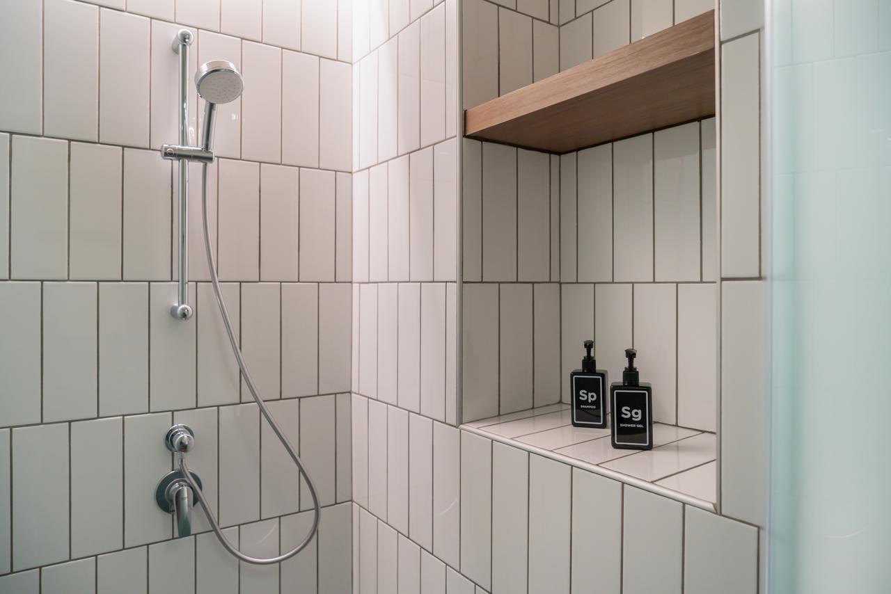Triple Y Hotel Банкок Екстериор снимка
