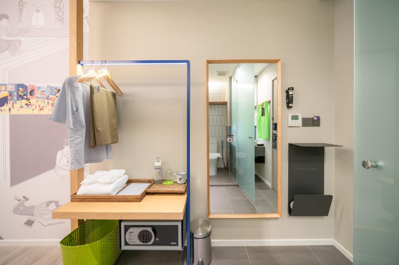 Triple Y Hotel Банкок Екстериор снимка