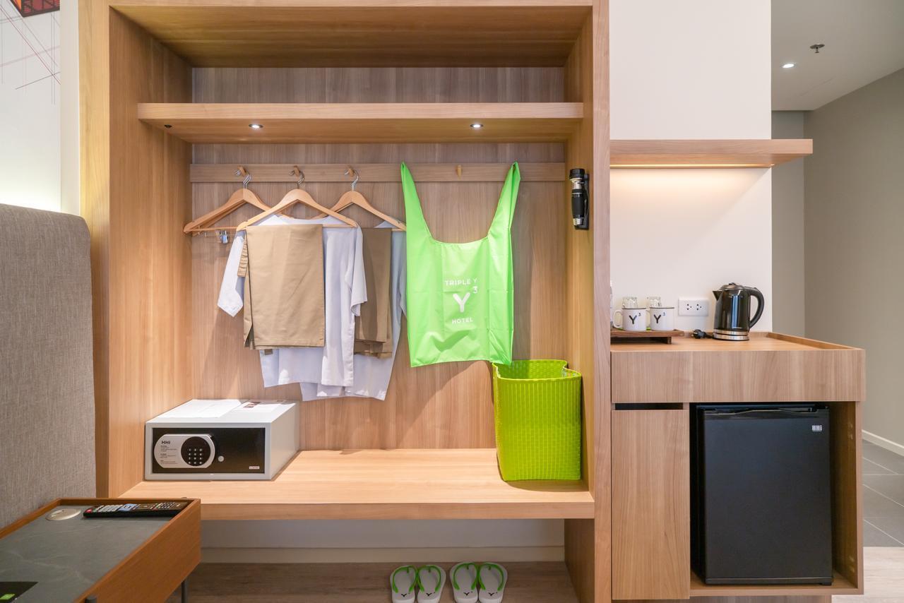 Triple Y Hotel Банкок Екстериор снимка