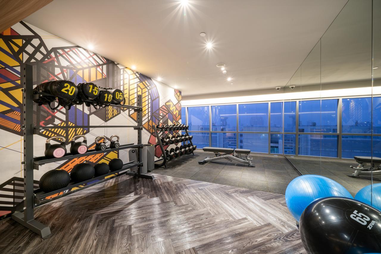 Triple Y Hotel Банкок Екстериор снимка