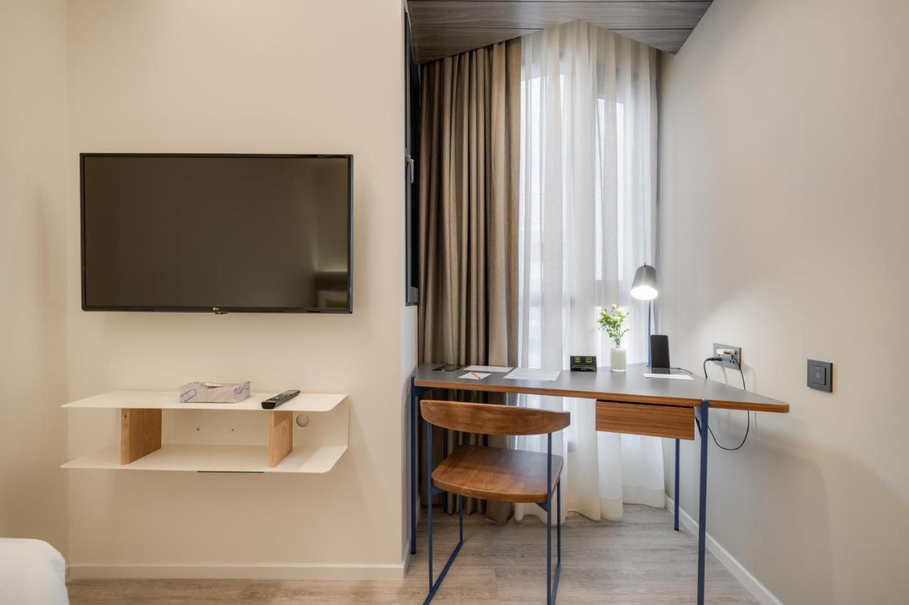 Triple Y Hotel Банкок Екстериор снимка